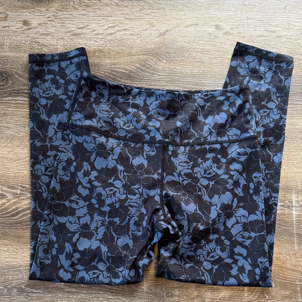 ZYIA Women’s Black & Blue Floral Leggings Size 6-8